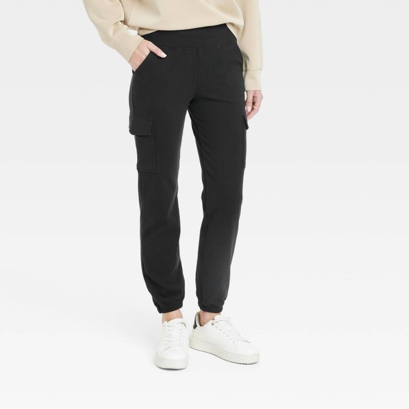 Photo 1 of Medium Women's Relaxed Fit Super Soft Cargo Joggers - a New Day™ Black