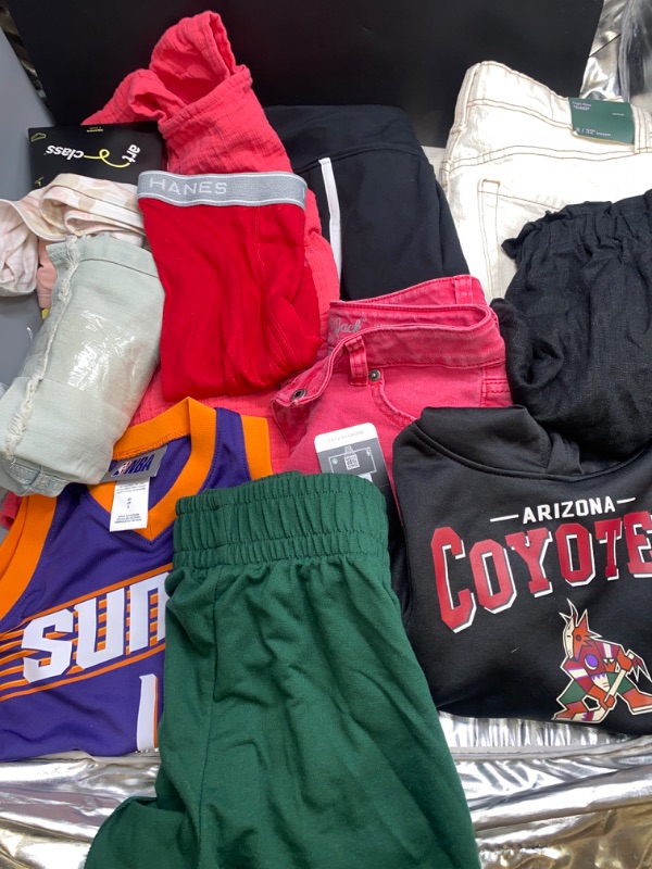 Photo 1 of Lot Of 11 Micellanenous Clothing Items