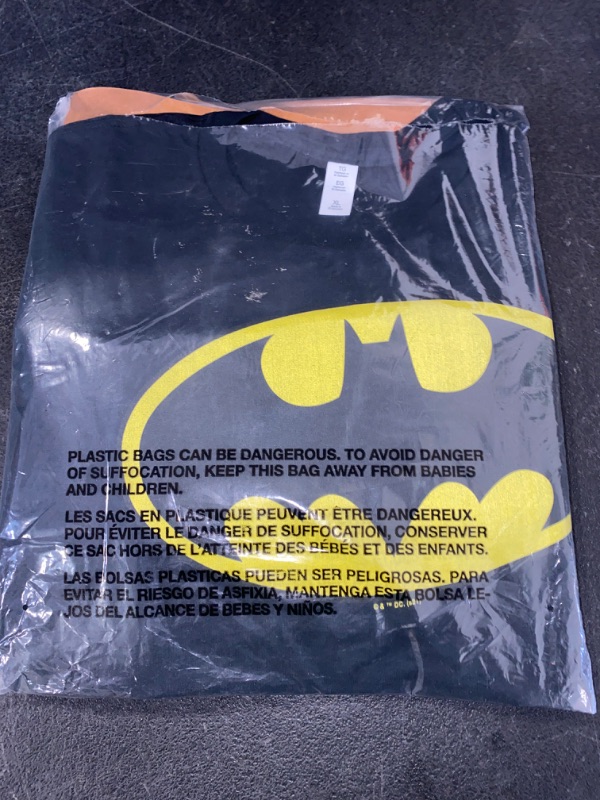 Photo 2 of XL Batman Classic Logo Youth Kids Boys & Girls T Shirt & Stickers
