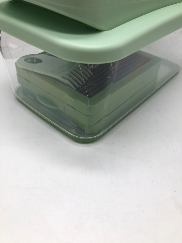 Photo 2 of ** FINAL SALE – SOLD AS IS **  Brieftons QuickPush Food Chopper 2.6 quart container 