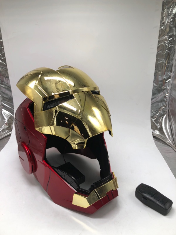 Photo 4 of AUTOKING MK5 Iron Man 1:1 Helmet Wearable Voice-control Golden Mask Cosplay
