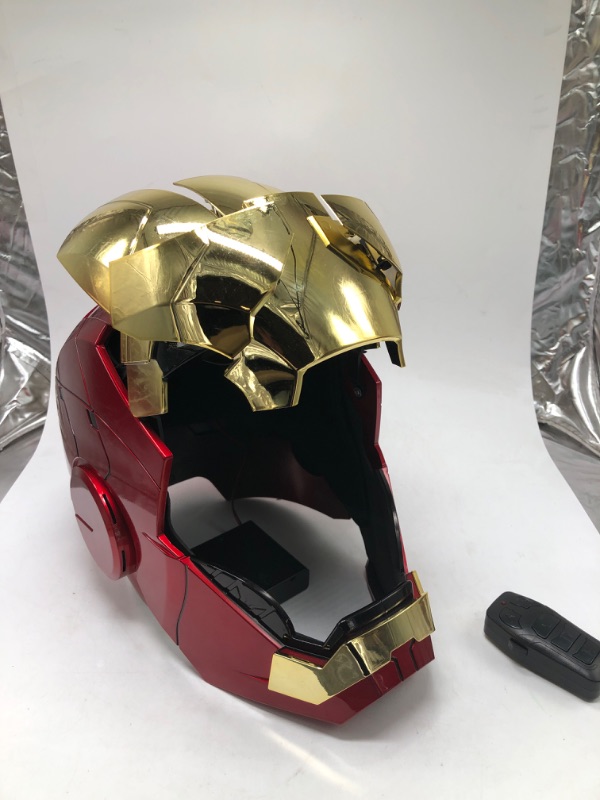 Photo 3 of AUTOKING MK5 Iron Man 1:1 Helmet Wearable Voice-control Golden Mask Cosplay
