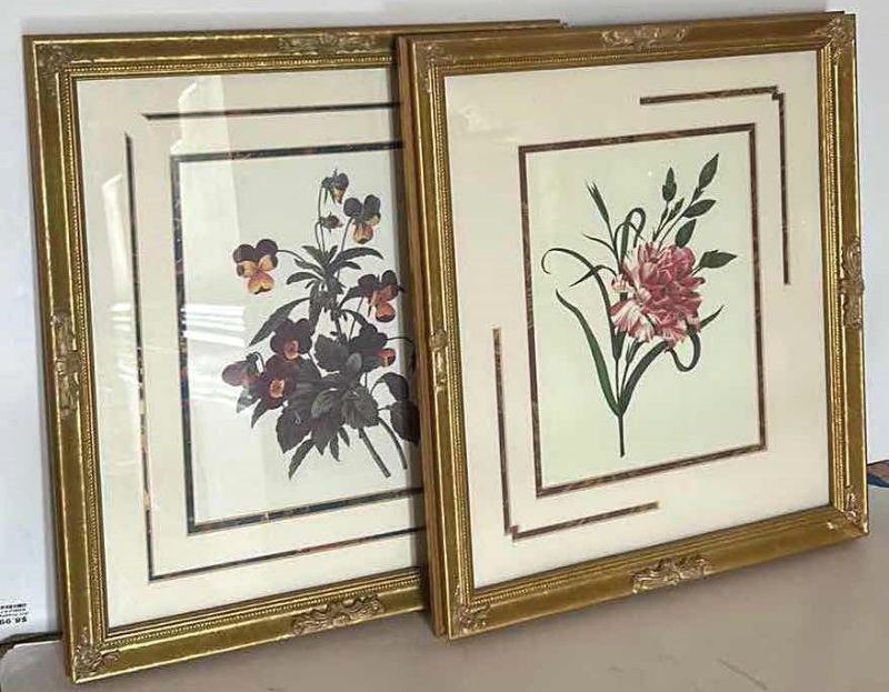 Photo 1 of 2 WALL DECOR- FLORAL ARTWORK GOLD FRAMED 15” x 17”