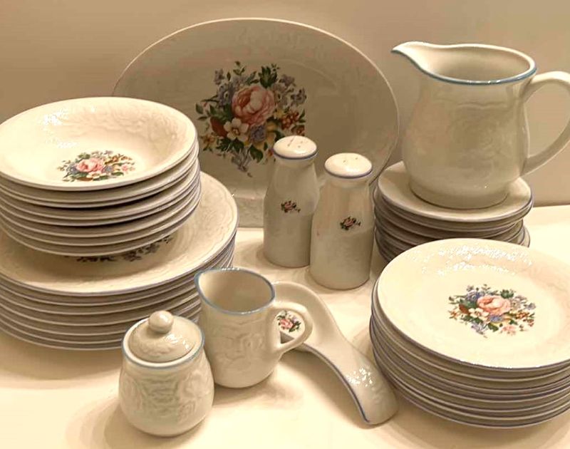 Photo 1 of 39 PCS VICTORIA ROSE DINNERWARE