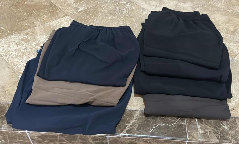 Photo 1 of WOMENSWEAR 7 PAIRS DRESS SLACKS 4 SIZE 22W & 3 SIZE 20W