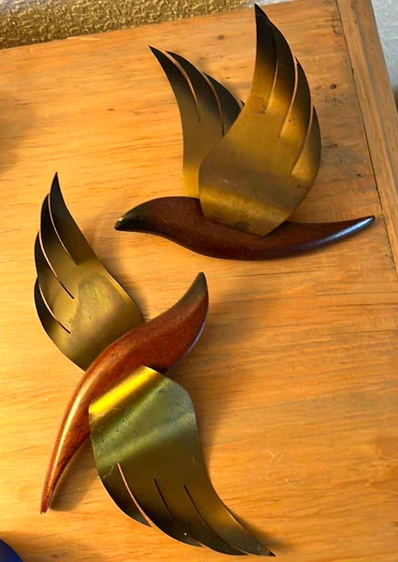 Photo 1 of METAL AND WOOD BIRD WALL DECOR 10” x 6”