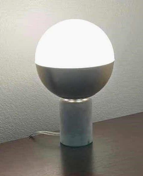 Photo 1 of GLOBE SHAPED TABLE LAMP H11"