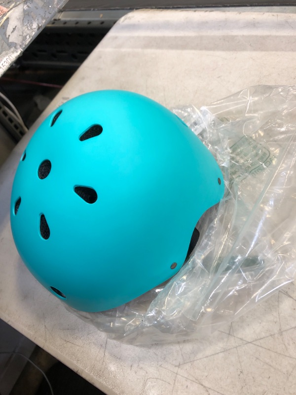 Photo 1 of KIDS HELMET SIZE M 