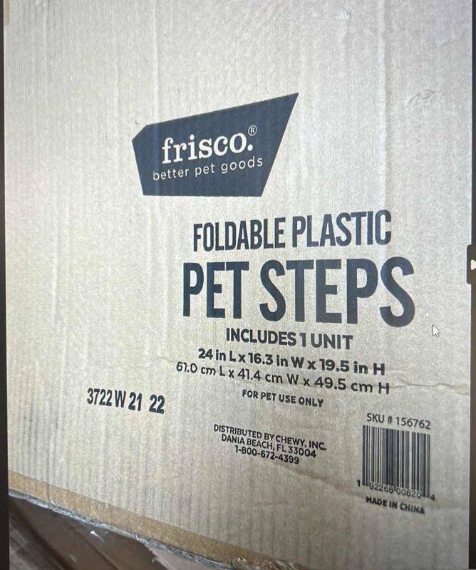 Photo 1 of NIB FRISCO FOLDABLE PLASTIC PET STEPS SKU#156762