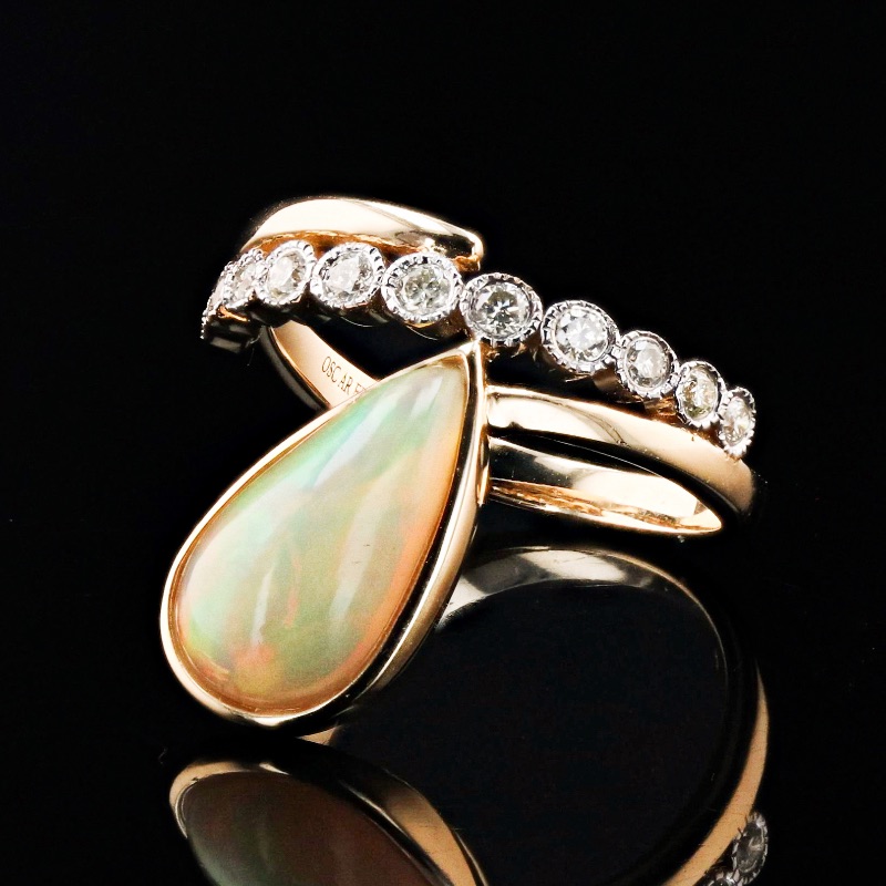 Photo 3 of 1.85ct Opal and 0.25ctw Diamond 14K Yellow Gold Ring W. MSRP Appraisal (Approx. Size 6-7) RN032531