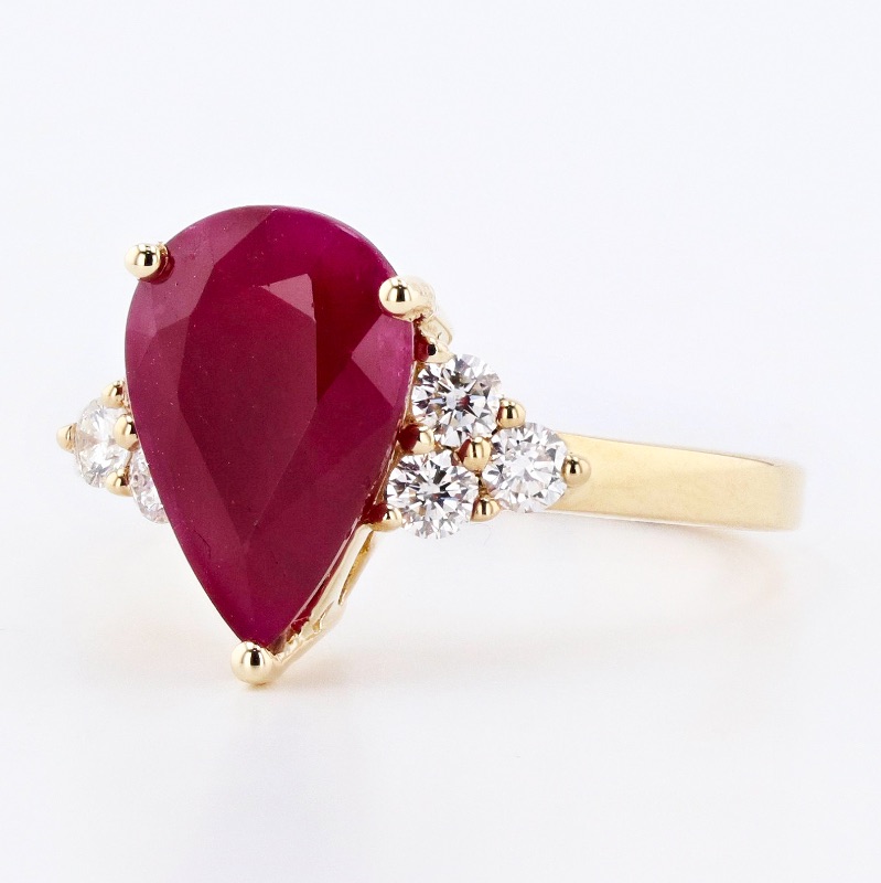 Photo 1 of 4.82ct Ruby and 0.41ctw Diamond 14K Yellow Gold Ring W. MSRP Appraisal (Approx. Size 6-7) RN032159