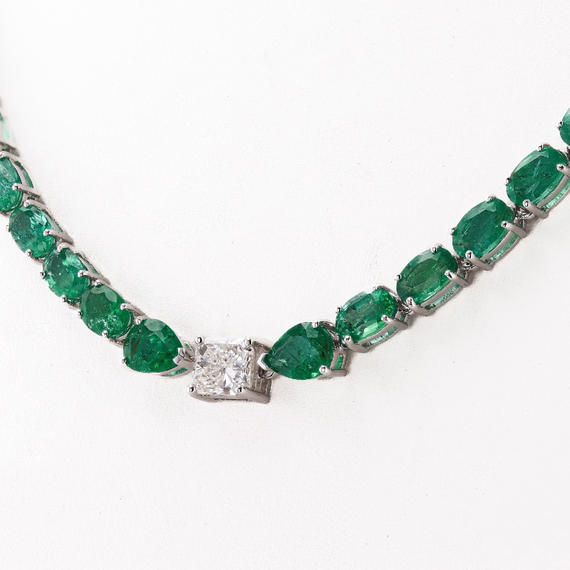 Photo 3 of 1.00ct SI1 CLARITY Diamond and 30.18ctw Emerald 18K White Gold Necklace (GIA CERTIFIED) W. MSRP Appraisal. NK014974
