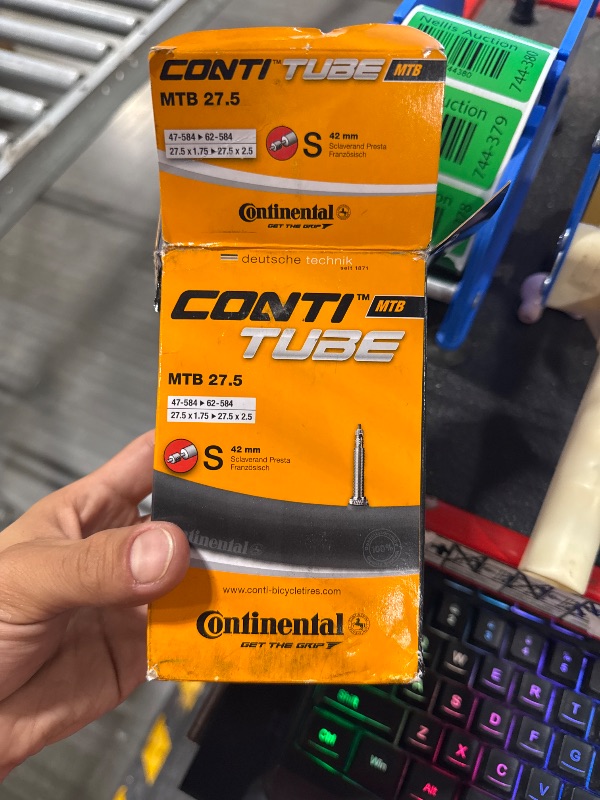 Photo 2 of 
Continental Race 28 700x20-25c Bicycle Inner Tubes - 42mm Long Presta Valve