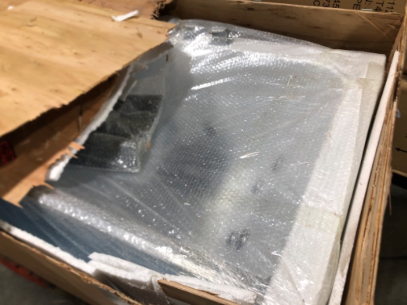 Photo 3 of ****ABOUT 6 x 3 x 3 FT PALLET, WILL REQUIRE PICKUP TRUCK OR MORE TO LOAD OUT**** Empava 67 in. Whirlpool Rectangular Bathtub - EMPV-67JT408LED