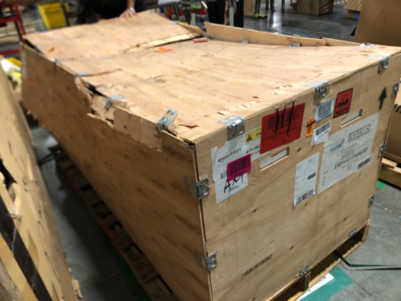 Photo 7 of ****ABOUT 6 x 3 x 3 FT PALLET, WILL REQUIRE PICKUP TRUCK OR MORE TO LOAD OUT**** Empava 67 in. Whirlpool Rectangular Bathtub - EMPV-67JT408LED