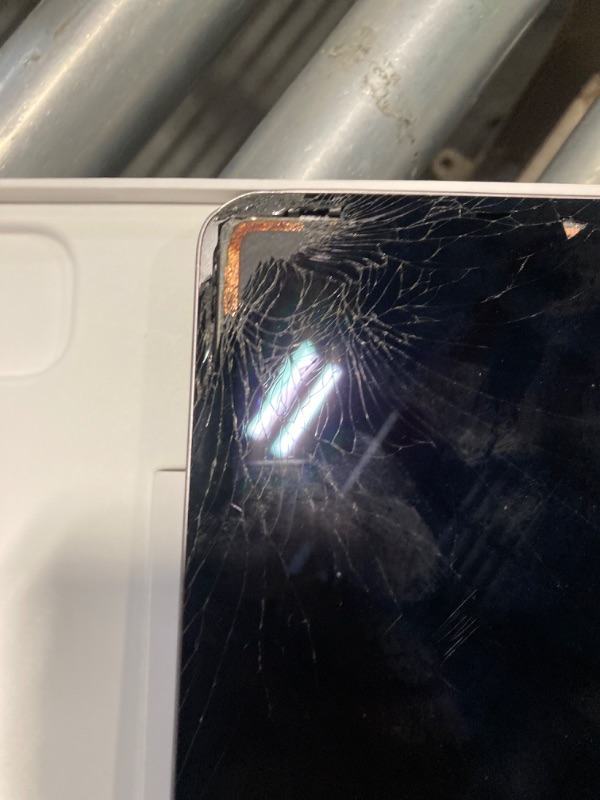 Photo 6 of *****MAJOR DAMAGE/ POWER BUTTON STUCK. DOES NOT TURN ON****** Apple iPad Pro 13-Inch (M4): Built for Apple Intelligence, Ultra Retina XDR Display, 256GB, 12MP Front/Back Camera, LiDAR Scanner, Wi-Fi 6E, Face ID, All-Day Battery Life — Space Black