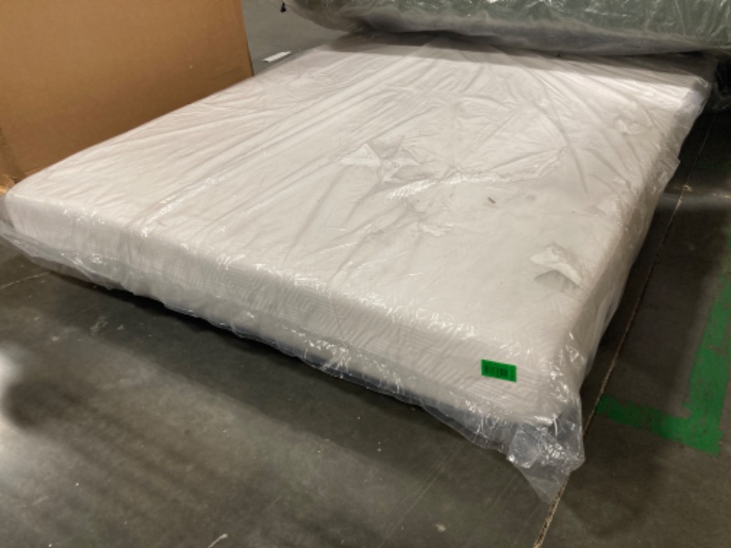 Photo 4 of ****NEEDS CLEANING***Novilla Queen Mattress, 6 Inch Queen Memory Foam Mattress for Pressure Relief & Comfort Sleep, Removable Washable Mattress Cover,CertiPUR-US Certified Mattress Queen?Medium Firm