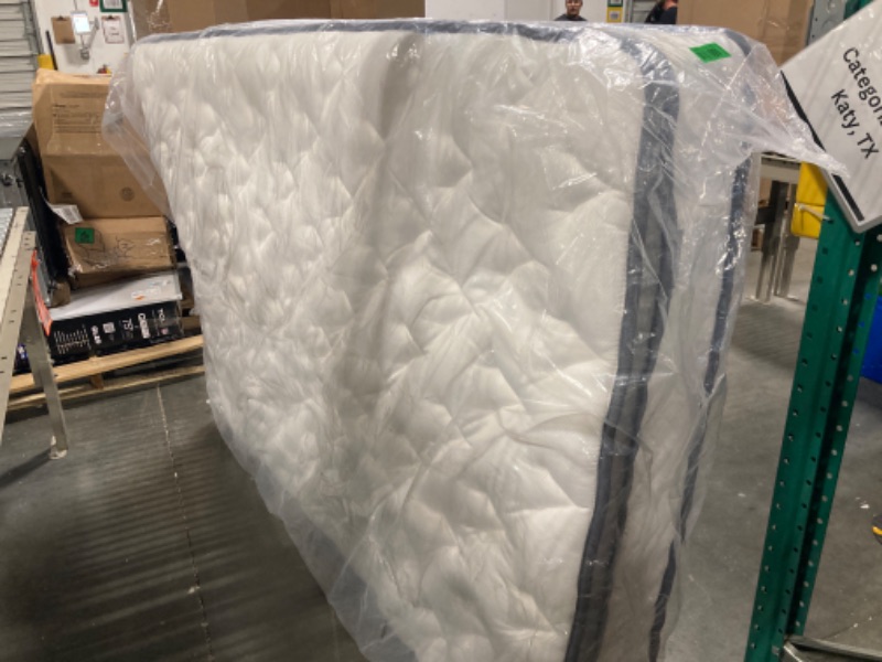 Photo 4 of ***DAMAGED BOTTOM***Lynnbery Full Mattress, 12 Inch Full Size Hybrid Mattress with Memory Foam and Individual Pocket Spring for Motion Isolation, Pressure Relief, Medium Firm Mattress in a Box, 54"*75"*12"