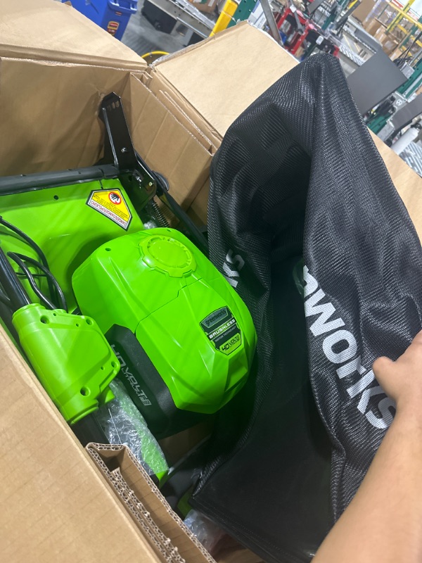 Photo 4 of ****USED***MISSING BATTERY*BOX IS DAMAGED*** ** Greenworks 40V 21" Cordless Brushless Push Mower, 4.0Ah + 2.0Ah USB Batteries and Charger Included
