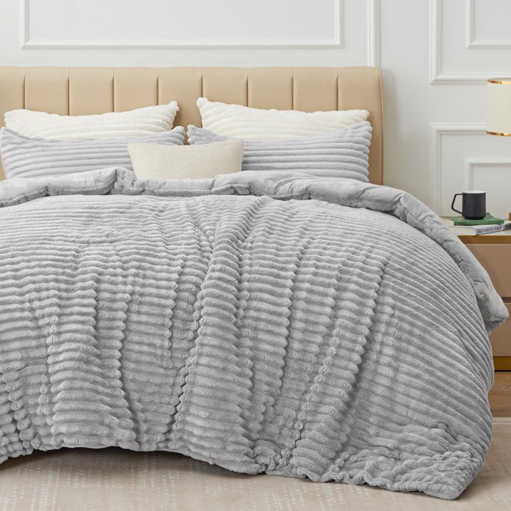 Photo 1 of ***USED****BEDELITE Fleece Queen Comforter Set -Super Soft & Warm Fluffy Grey Bedding, Luxury Fuzzy Heavy Bed Set for Winter