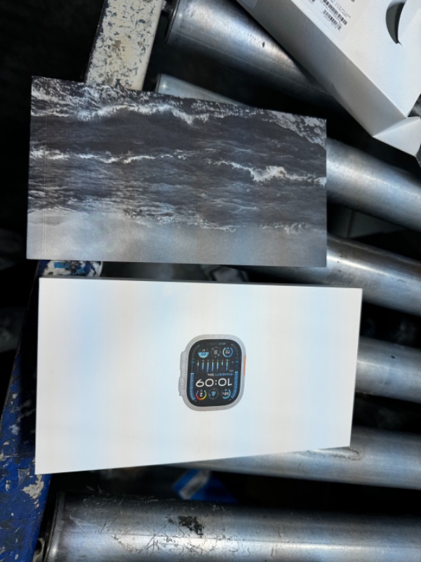 Photo 5 of ***USED***Apple Watch Ultra 2 [GPS + Cellular 49mm] Smartwatch with Rugged Titanium Case and White Ocean Band. Fitness Tracker