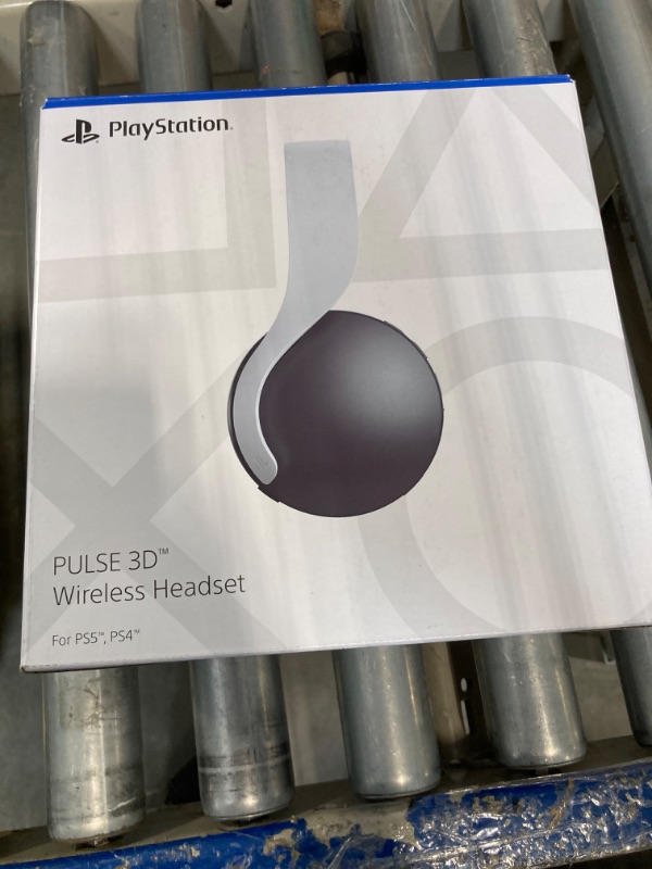 Photo 5 of PlayStation PULSE 3D Wireless Headset