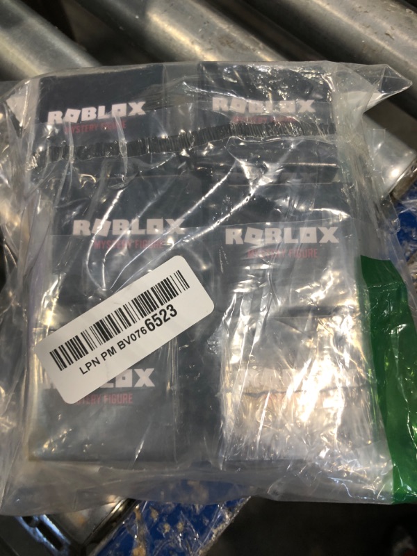 Photo 1 of Roblox Action Collection - Series 12 Mystery Figure 6-Pack [Includes 6 Exclusive Virtual Items] Action Figure