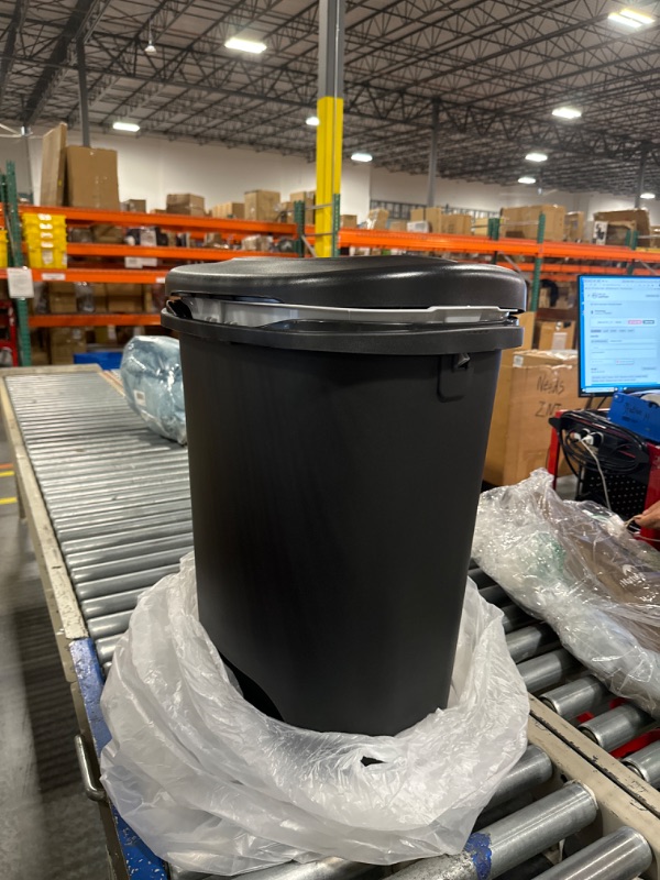 Photo 2 of ***DAMAGED***
Rubbermaid Classic Step-On Trash Can with Lid, 13-Gallon, Black, Easy Clean Wastebasket for Home/Kitchen/Bedroom/Office Black Step On