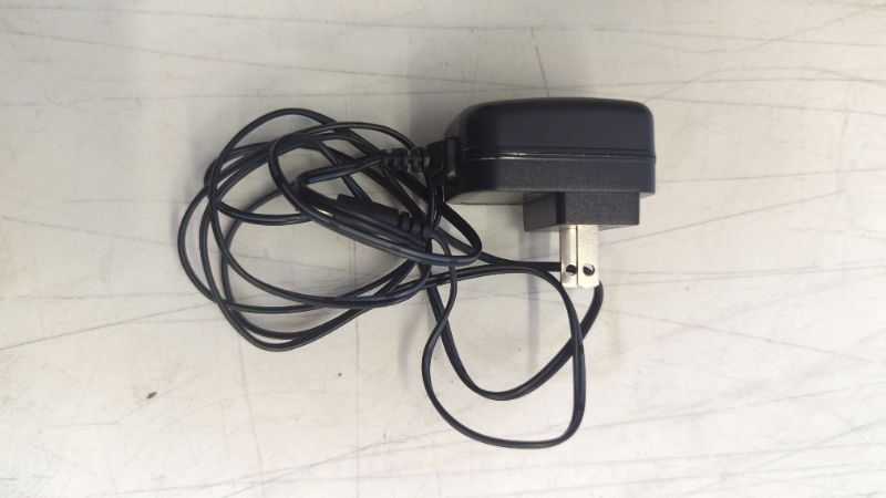 Photo 2 of 100V-240V to 24V 1A AC/DC Switching Power Supply Adapter with 5 Selectable Adapter Plugs
