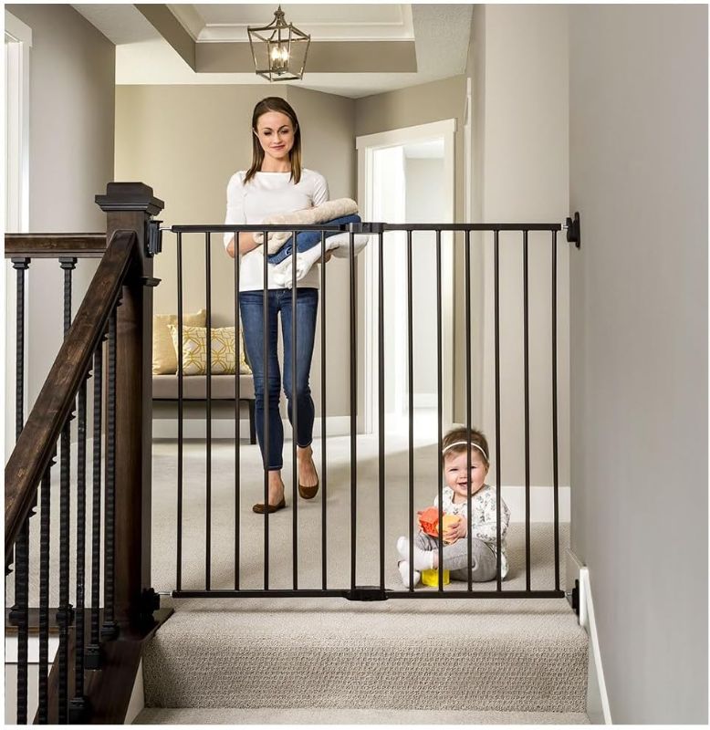 Photo 1 of Regalo 2-in-1 safety gate for extra tall stairs or hallways, ideal for babies, black.
