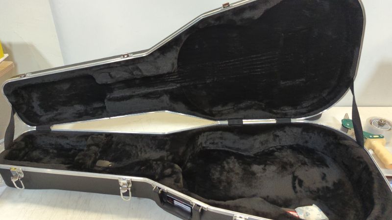 Photo 2 of Gator Cases Lightweight ABS Molded Hardshell Case for Parlor Style Guitars (GC

