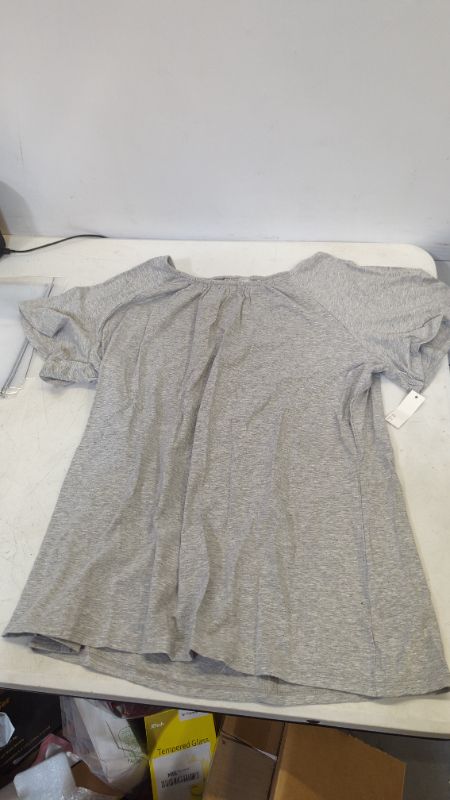 Photo 1 of Amazon Essentials Grey XXL T-shirt