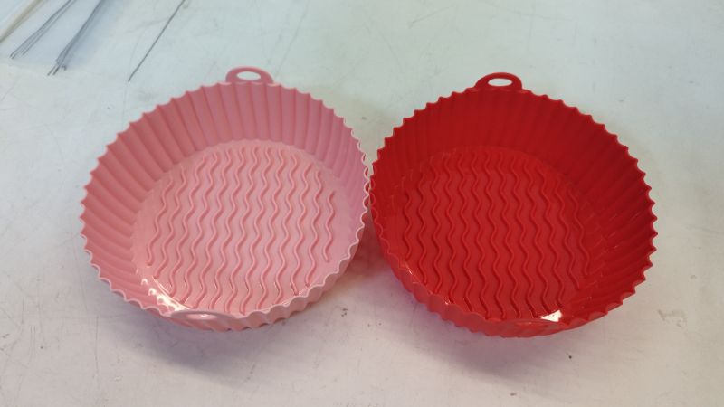 Photo 2 of Mnixy Air Frying Silica Gel Baking pan Fryer XL Silicone Line
