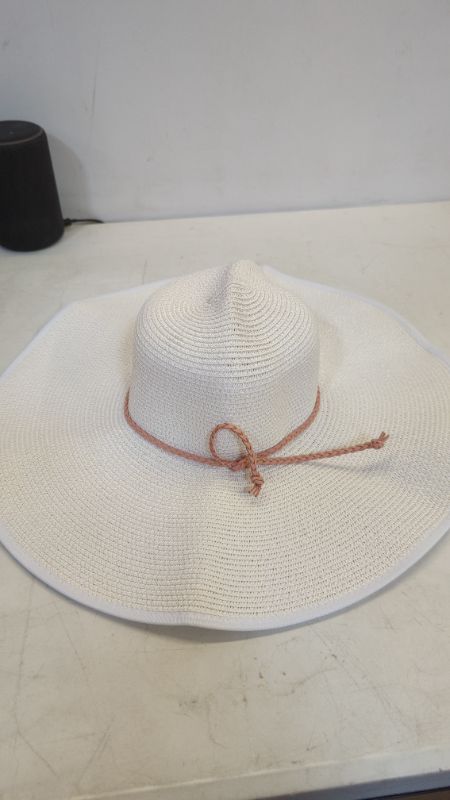 Photo 2 of Women's Summer Foldable Sun Straw Hat UPF 50+ Beach Hat
