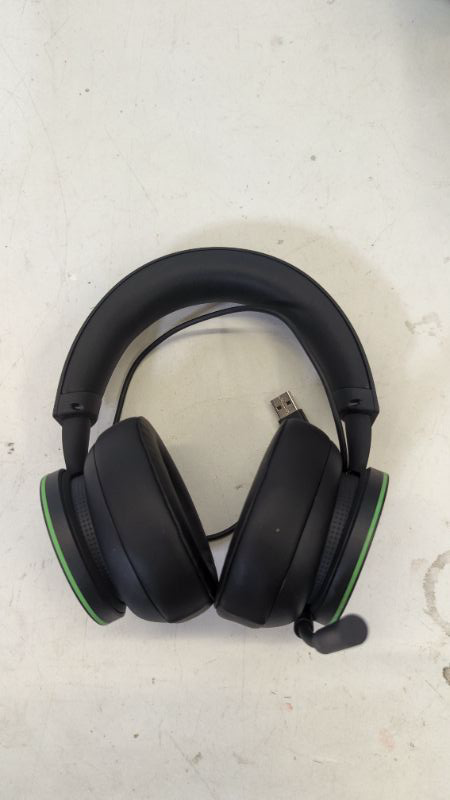 Photo 2 of Xbox Wireless Headset – Xbox Series X|S, Xbox One, and Windows 10 Devices
