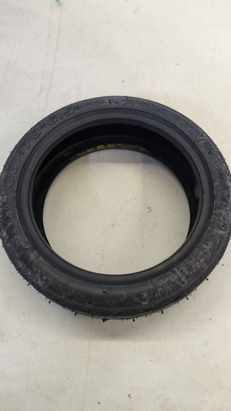 Photo 2 of Electric Scooter Tire, 60/70?6.5 Rubber Vacuum Tire Tubeless Tire for Electric Scooter Replacement
