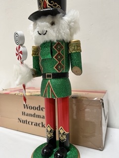 Photo 5 of FUNPENY 14" Christmas Decorative Nutcracker Figures, Wooden White Bear Wear Green Uniform Hold Candy, Festive Collectible Nutcracker Gift for Indoor Winter Table Desktop Fireplace Decorations

FUNPENY 14" Christmas Decorative Nutcracker Figures, Wooden Wh