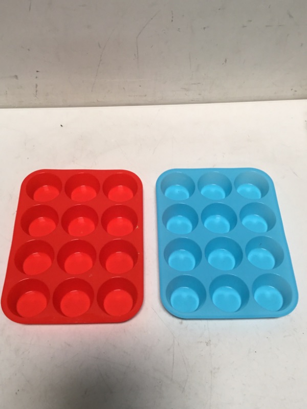 Photo 2 of JEWOSTER Non-Sticky Silicone Muffin Pan—Muffin Molder for Muffins and Cupcakes—Cupcake silicone molder—Baking Accessory—12 X Muffin Molders (12-Red+Blue)
