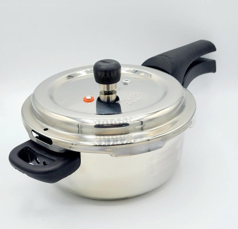 Photo 1 of Prestige Pressure Cooker, Deluxe Alpha SVACHH, 3 Liter, Silver. 