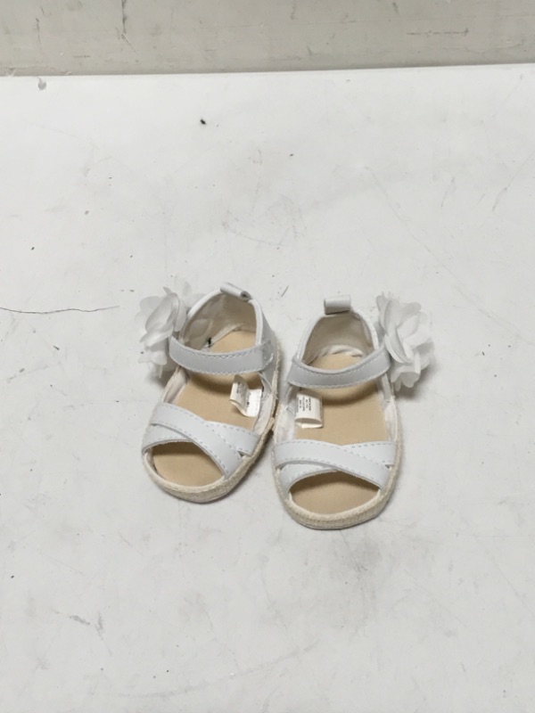 Photo 1 of White Baby Sandals With Roses That Can Be Detached (0-3 months)
