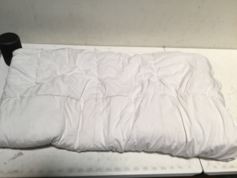 Photo 2 of Chezmoi Collection Queen Size 88"x88" White Down Alternative Comforter Duvet Insert - Corner Tabs, Double Stitches, Piped Edges, Siliconized Fiber