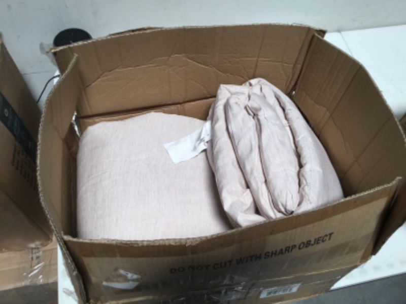 Photo 1 of HOdo Pink Queen Comforter Set 