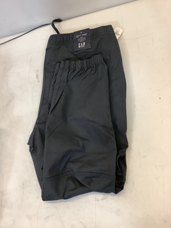 Photo 2 of GAP Men's Essential Utility Jogger Pant X-Large Cast Iron