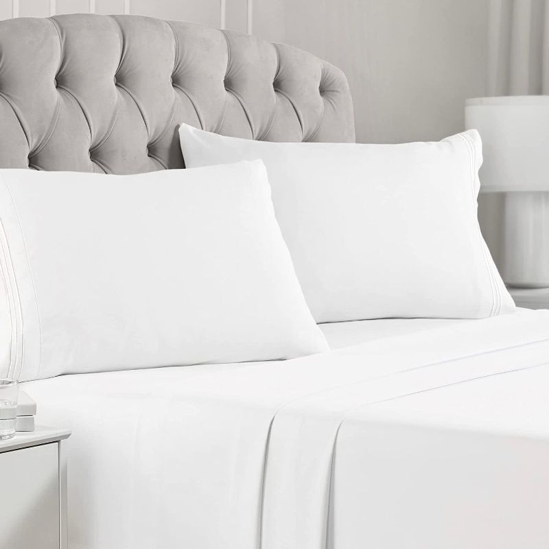 Photo 1 of Mellanni Queen Sheet Set - 4 Piece Iconic Collection Bedding Sheets & Pillowcases - Hotel Luxury, Extra Soft, Cooling Bed Sheets - Deep Pocket up to 16" - Wrinkle, Fade, Stain Resistant (Queen, White)