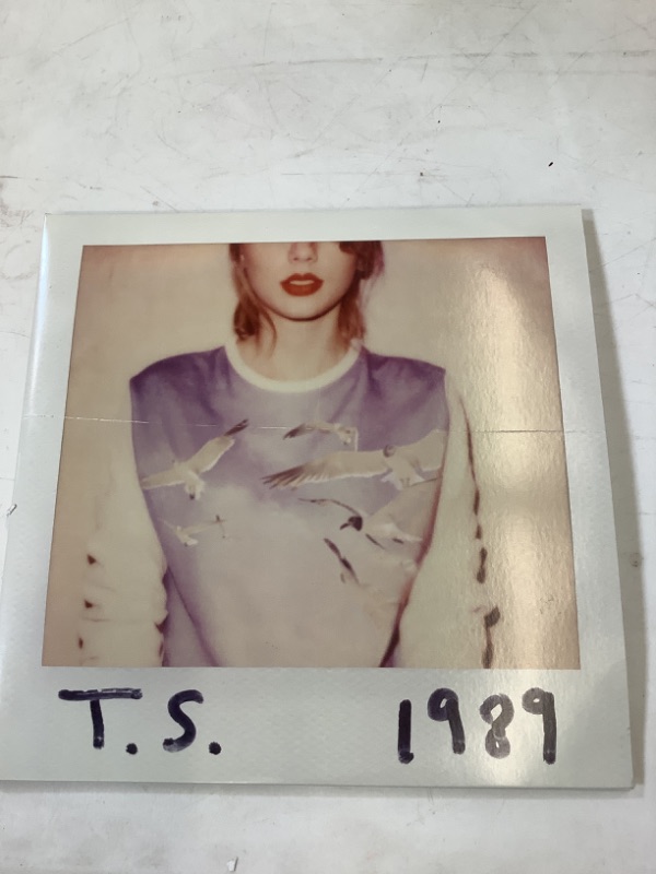 Photo 3 of 1989 Taylor Swift Vinyl Album