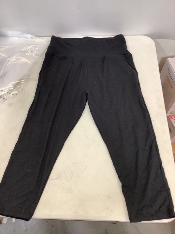 Photo 1 of Large/X-Large Capri Legging Pants 