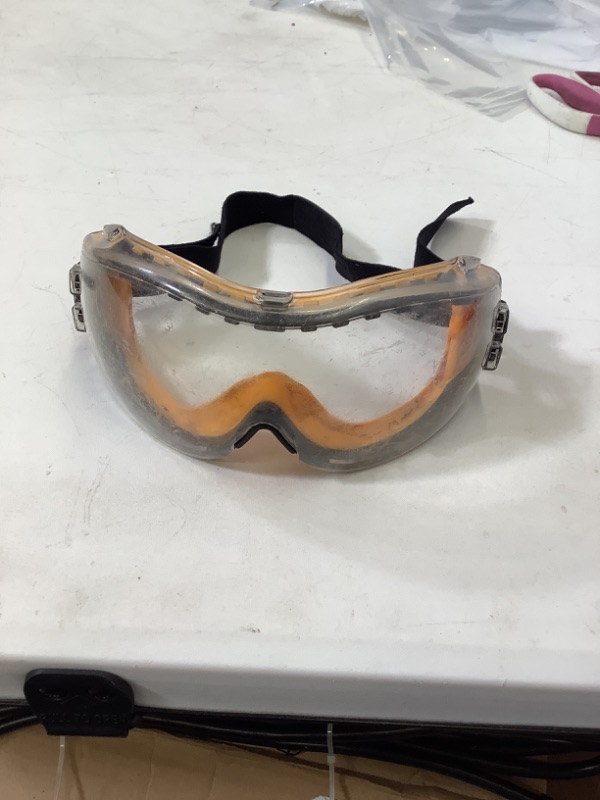 Photo 2 of Dewalt Elastic Headband Safety Goggles 