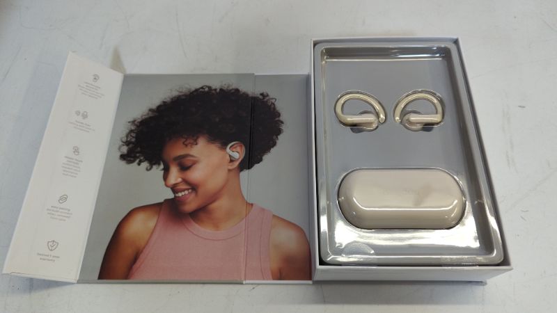 Photo 3 of True Wireless Bluetooth Sport Earbuds - heyday™

