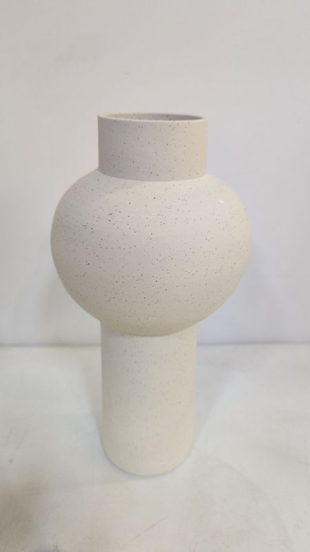 Photo 1 of HKliving Speckled clay Vase