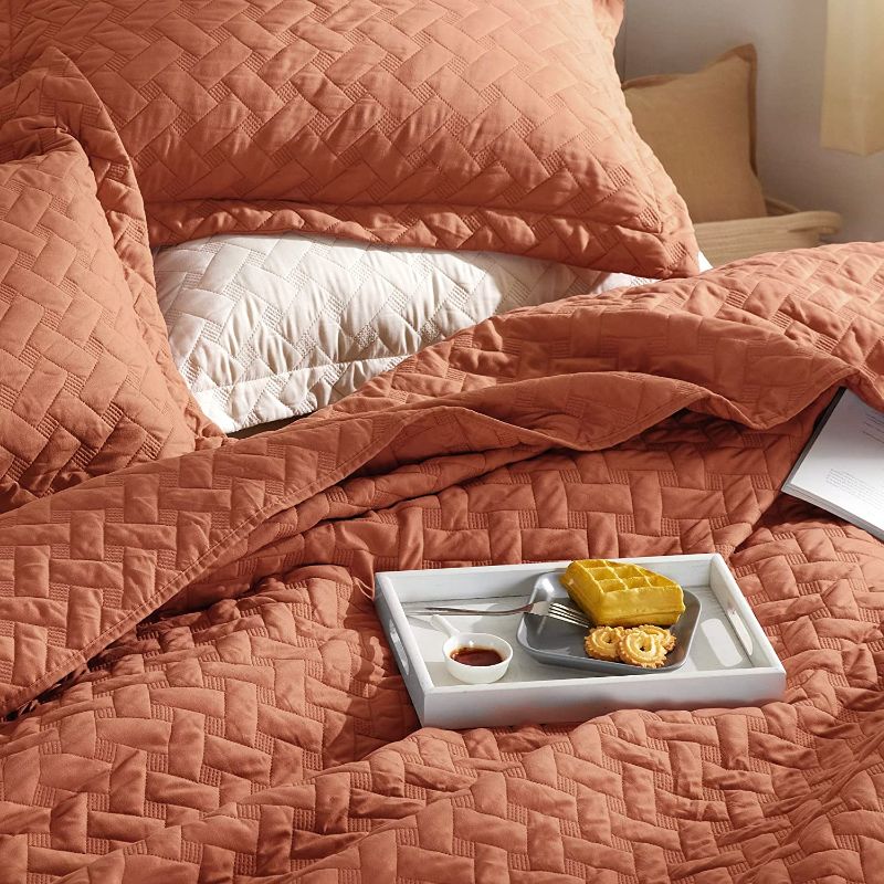 Photo 2 of Bedsure King Size Quilt Set - Lightweight Summer Quilt King - Burnt Orange Bedspreads King Size - Bedding Coverlets for All Seasons (Includes 1 Quilt, 2 Shams)
